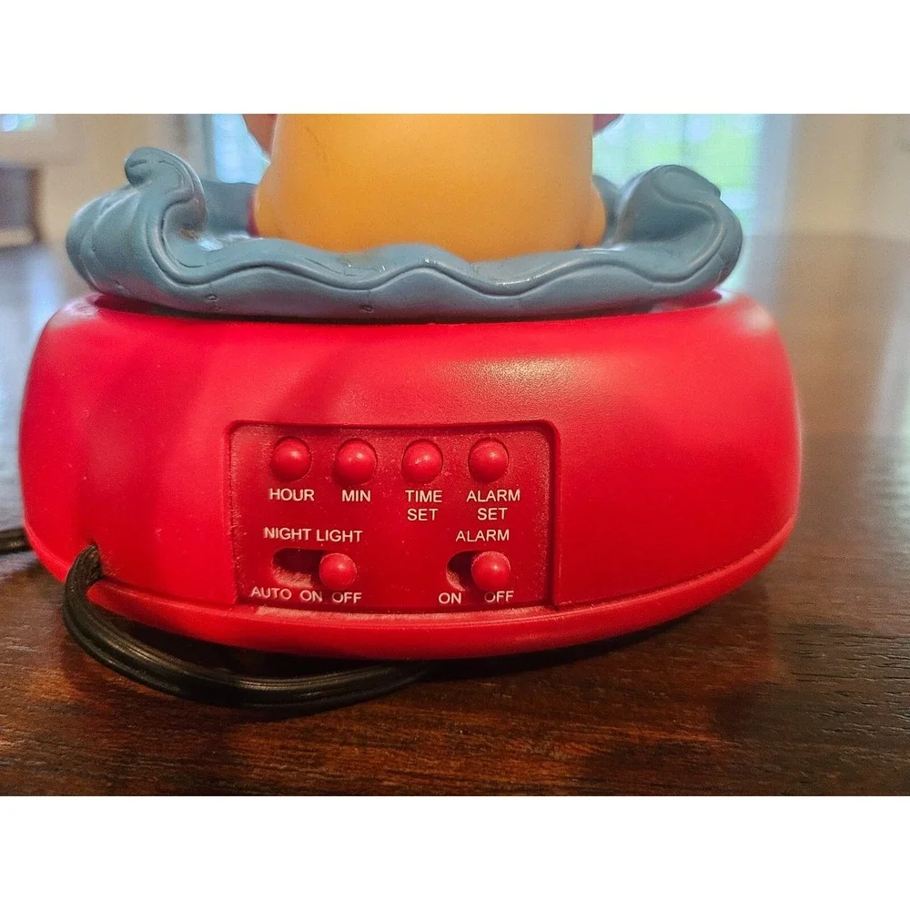 Winnie the Pooh Fantasma Alarm‎ Clock Night Light VTG Works perfect